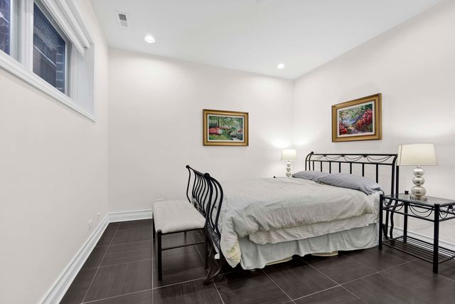 2144 W Erie Street, Chicago, IL 60612