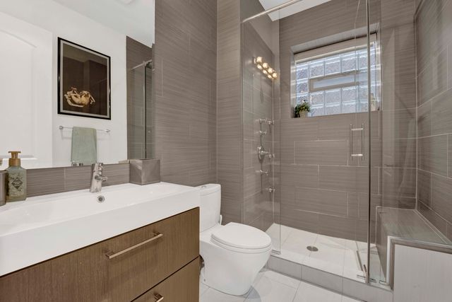 2144 W Erie Street, Chicago, IL 60612