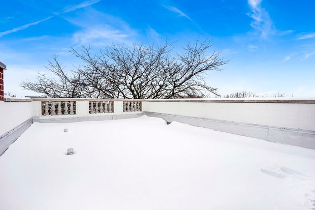 2144 W Erie Street, Chicago, IL 60612