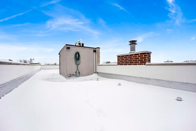 2144 W Erie Street, Chicago, IL 60612