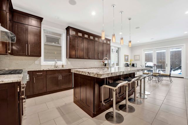 2144 W Erie Street, Chicago, IL 60612