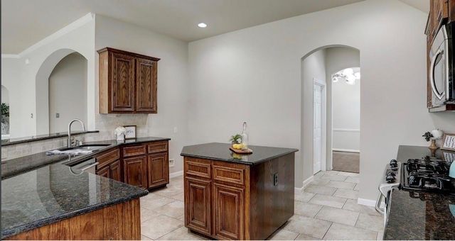 13301 Ravenlake Drive, Pearland, TX 77584