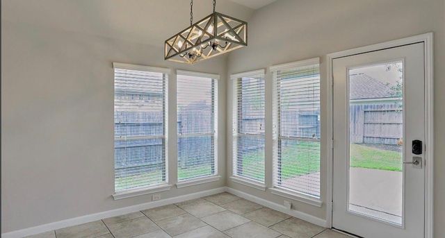 13301 Ravenlake Drive, Pearland, TX 77584