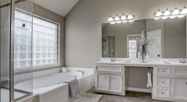 13301 Ravenlake Drive, Pearland, TX 77584