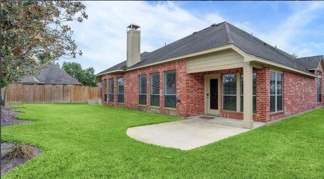 13301 Ravenlake Drive, Pearland, TX 77584