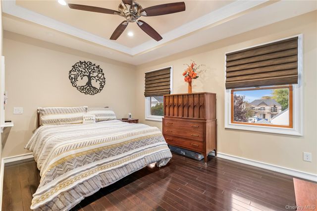 1041 N 4th Street, New Hyde Park, NY 11040