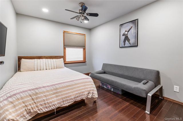 1041 N 4th Street, New Hyde Park, NY 11040