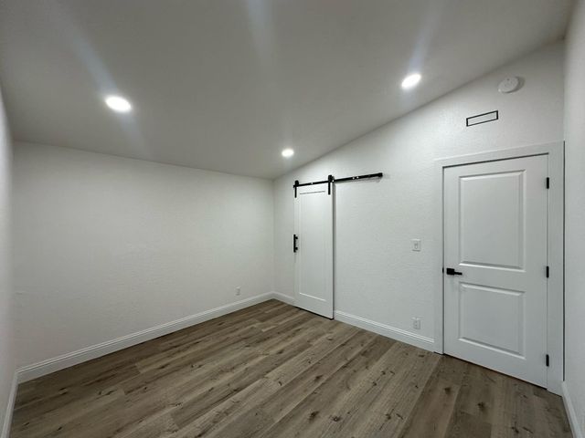 250 N 9th Ave, Oakdale, CA 95361