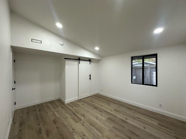 250 N 9th Ave, Oakdale, CA 95361