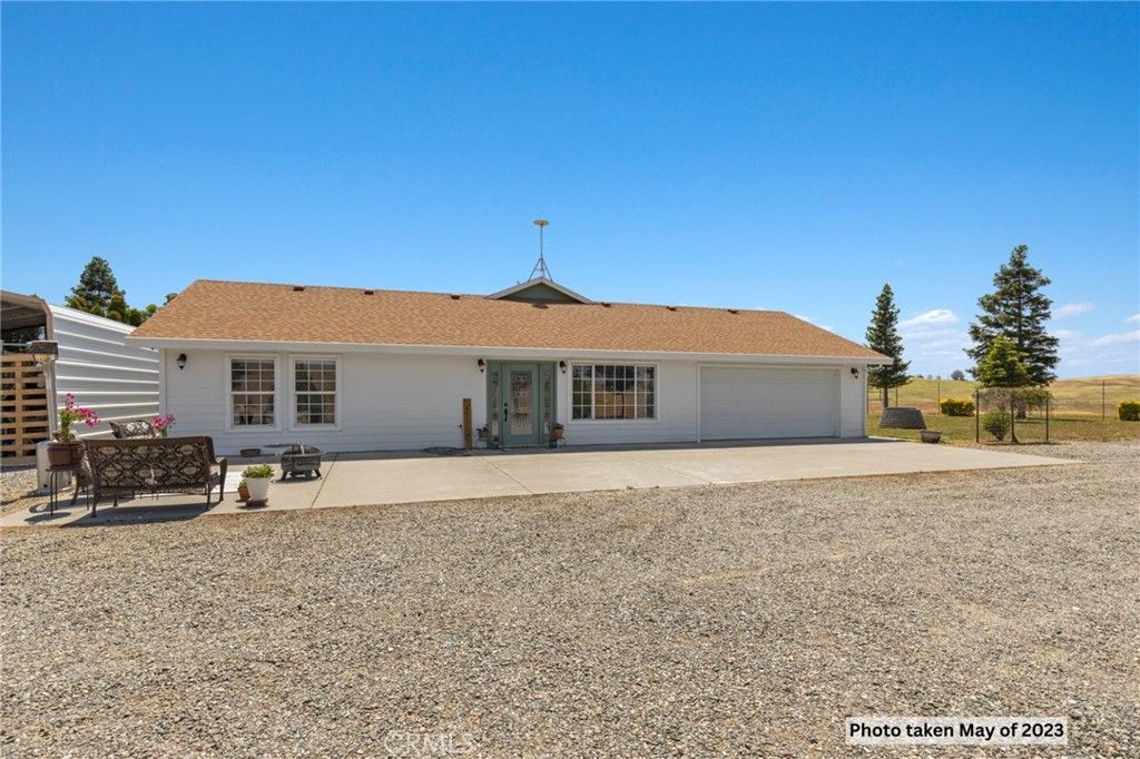 Image 3 of property listing at 5650 Janine Way, Corning, CA 96021