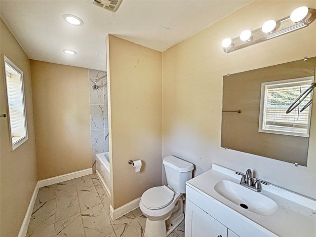 146 Tarpon Drive, Mabank, TX 75156