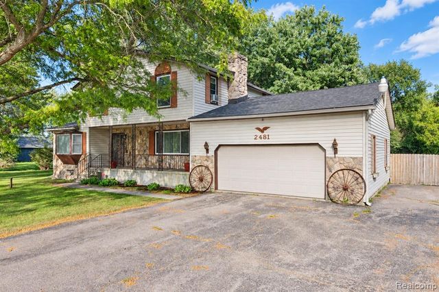 2481 S Genesee Road, Burton, MI 48519