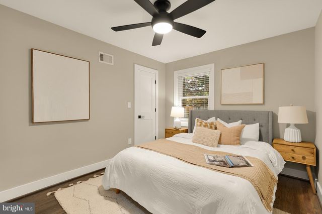 4000 ROBERTS RD, Fairfax, VA 22032