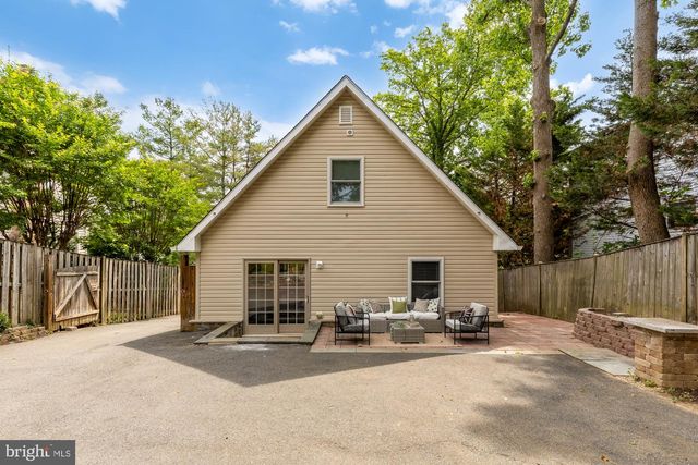 4000 ROBERTS RD, Fairfax, VA 22032