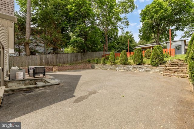 4000 ROBERTS RD, Fairfax, VA 22032