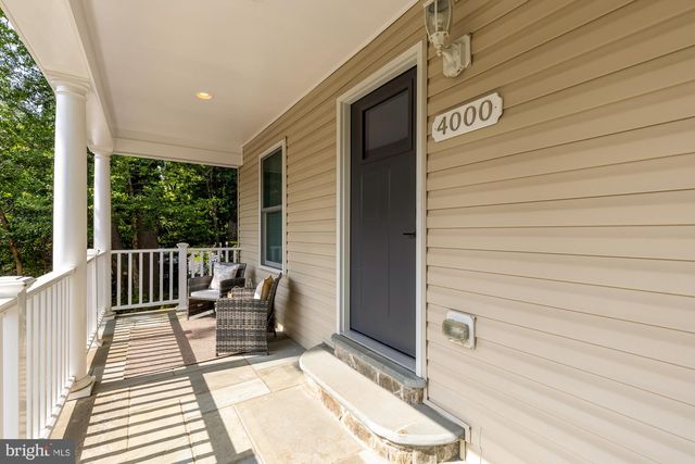 4000 ROBERTS RD, Fairfax, VA 22032