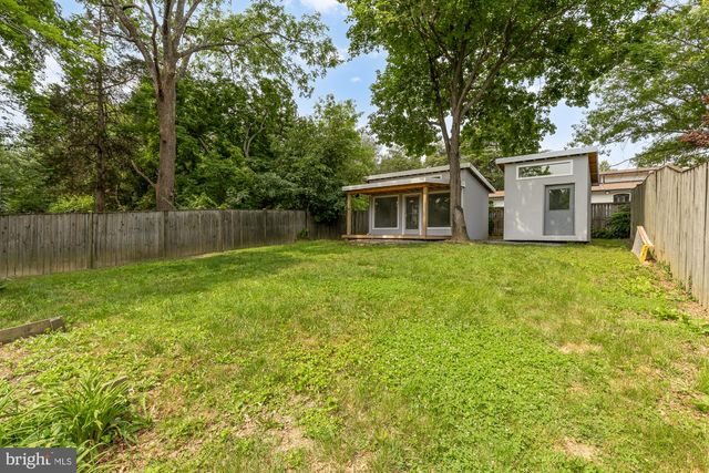 4000 ROBERTS RD, Fairfax, VA 22032