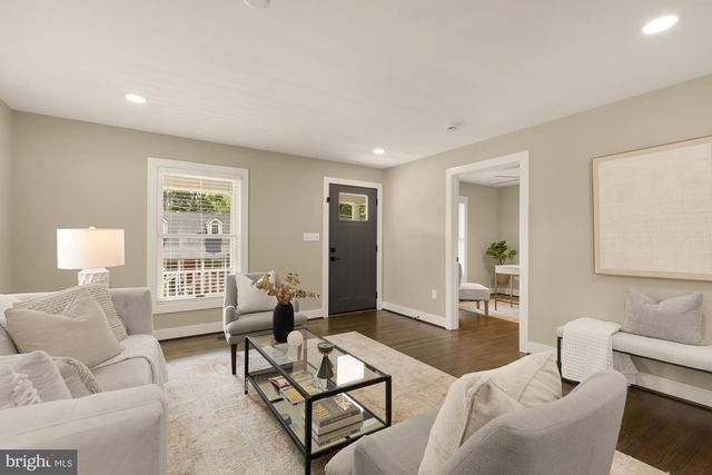 4000 ROBERTS RD, Fairfax, VA 22032