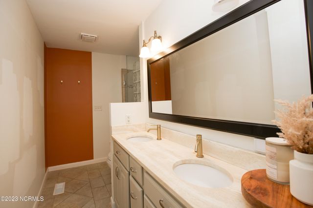 1000 Robinwood Road, Aberdeen, NC 28315