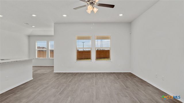 100 Wind Hill, Jarrell, TX 76537