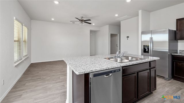 100 Wind Hill, Jarrell, TX 76537