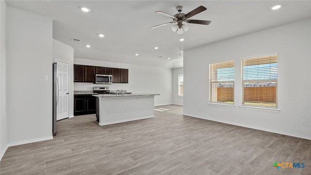 100 Wind Hill, Jarrell, TX 76537