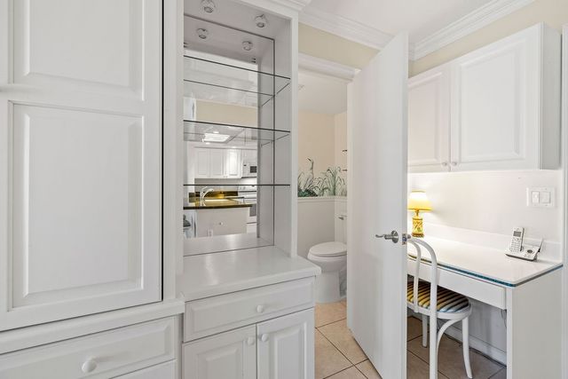 2820 Cardinal Drive 11, Vero Beach, FL 32963