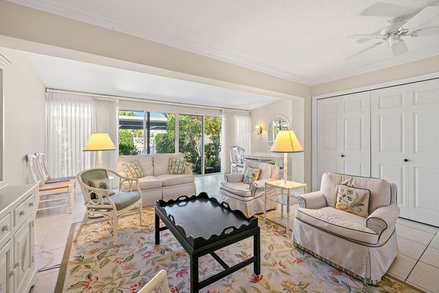 2820 Cardinal Drive 11, Vero Beach, FL 32963