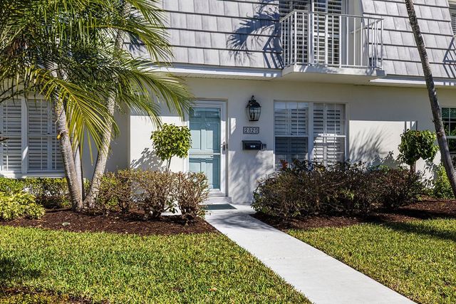 2820 Cardinal Drive 11, Vero Beach, FL 32963