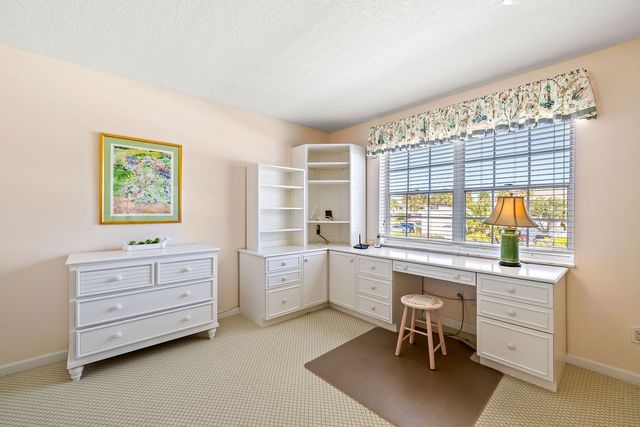 2820 Cardinal Drive 11, Vero Beach, FL 32963