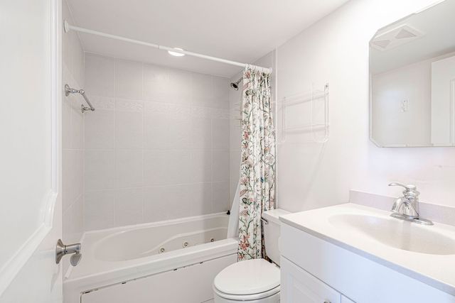 2820 Cardinal Drive 11, Vero Beach, FL 32963