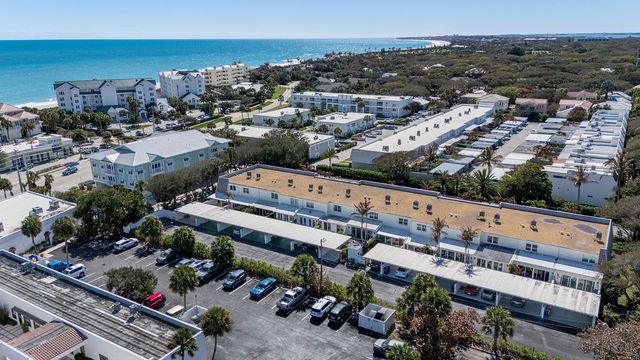 2820 Cardinal Drive 11, Vero Beach, FL 32963