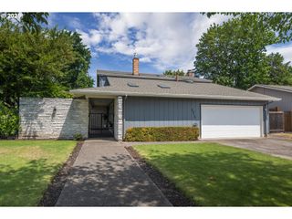 2915 CHUCKANUT St, Eugene, OR 97408
