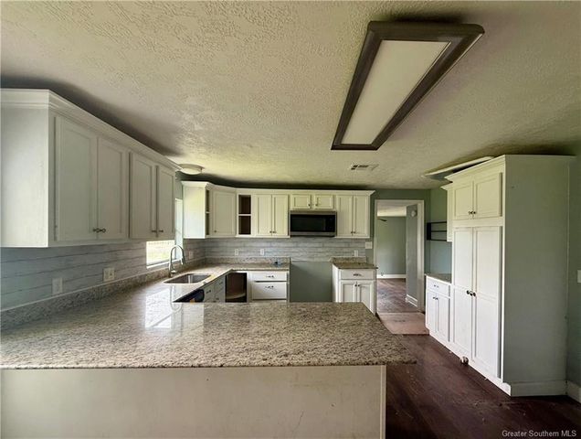 7601 Highway 14 Highway E, Iowa, LA 70647