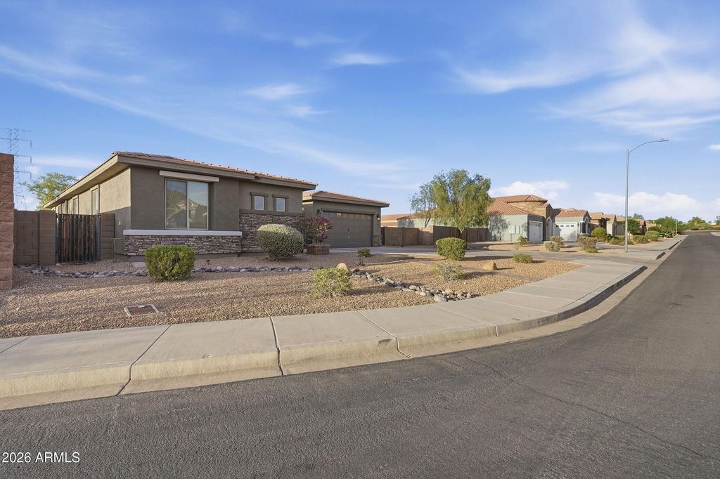 10650 W ELECTRA Lane, Peoria, AZ 85383 — photo 2
