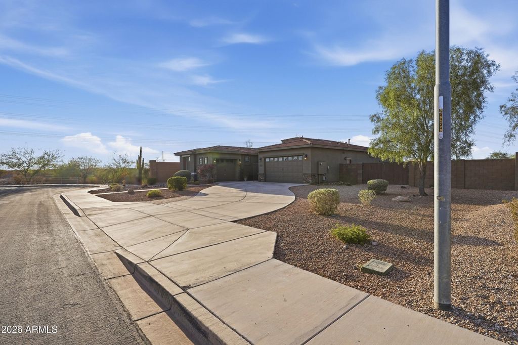 10650 W ELECTRA Lane, Peoria, AZ 85383 — photo 3