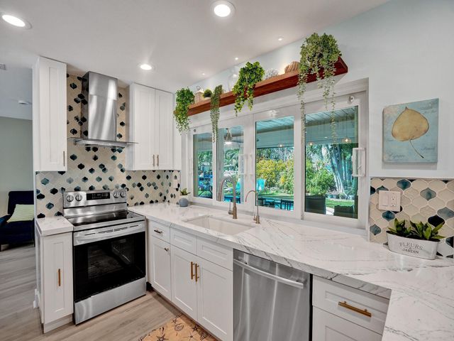 3821 NE 29th Avenue, Lighthouse Point, FL 33064