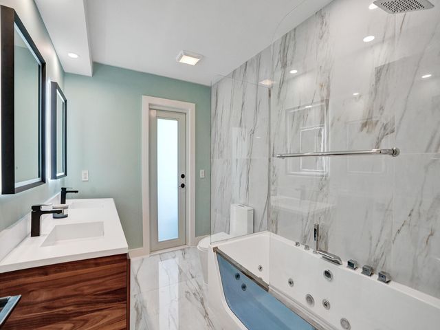 3821 NE 29th Avenue, Lighthouse Point, FL 33064