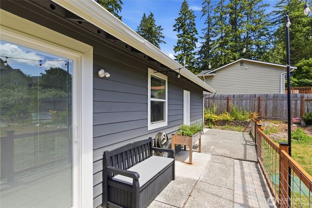 847 NE Michelle Court, Bremerton, WA 98311