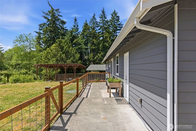 847 NE Michelle Court, Bremerton, WA 98311