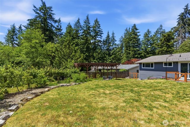 847 NE Michelle Court, Bremerton, WA 98311