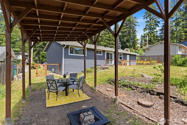847 NE Michelle Court, Bremerton, WA 98311