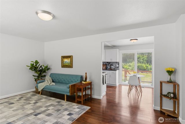 847 NE Michelle Court, Bremerton, WA 98311