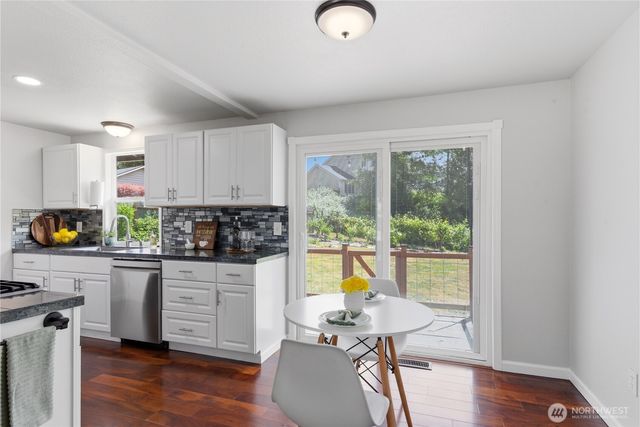 847 NE Michelle Court, Bremerton, WA 98311
