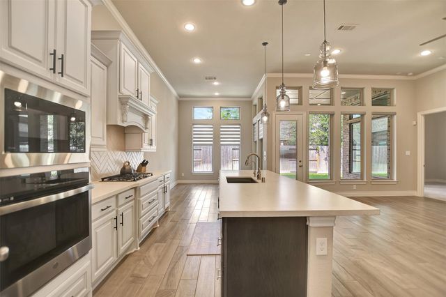 21824 S Enchanted Rock Drive, Porter, TX 77365