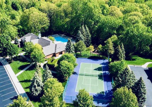 4033 Berkshire Drive, Sterling Heights, MI 48314