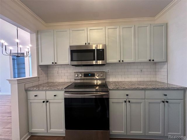 4033 Berkshire Drive, Sterling Heights, MI 48314