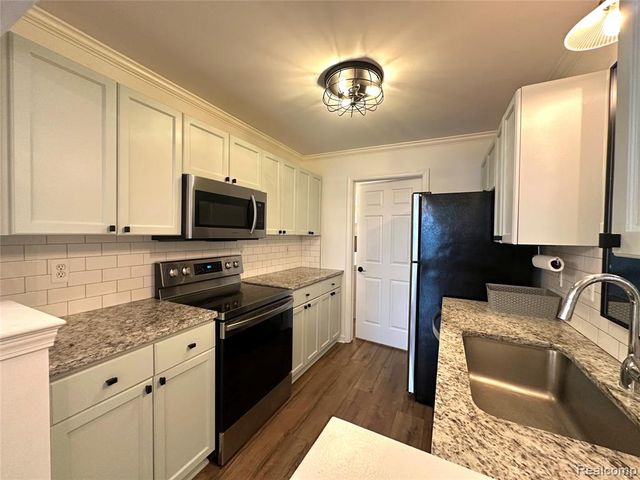 4033 Berkshire Drive, Sterling Heights, MI 48314