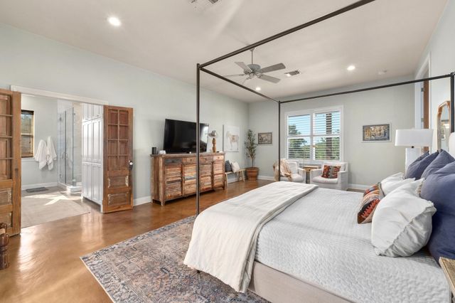 2300 W Fitzhugh Rd, Dripping Springs, TX 78620