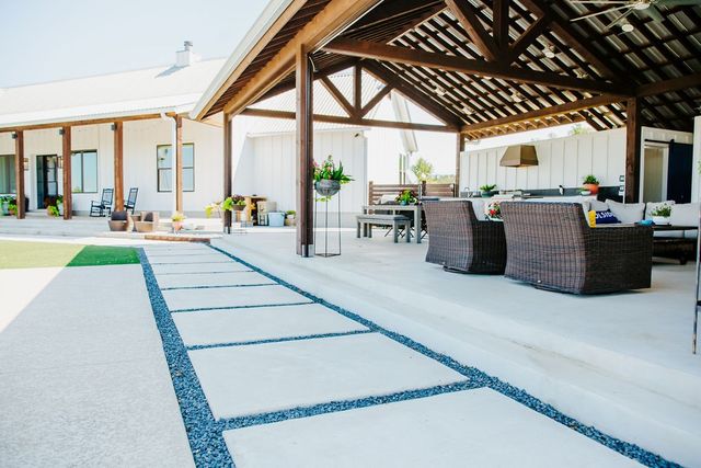 2300 W Fitzhugh Rd, Dripping Springs, TX 78620